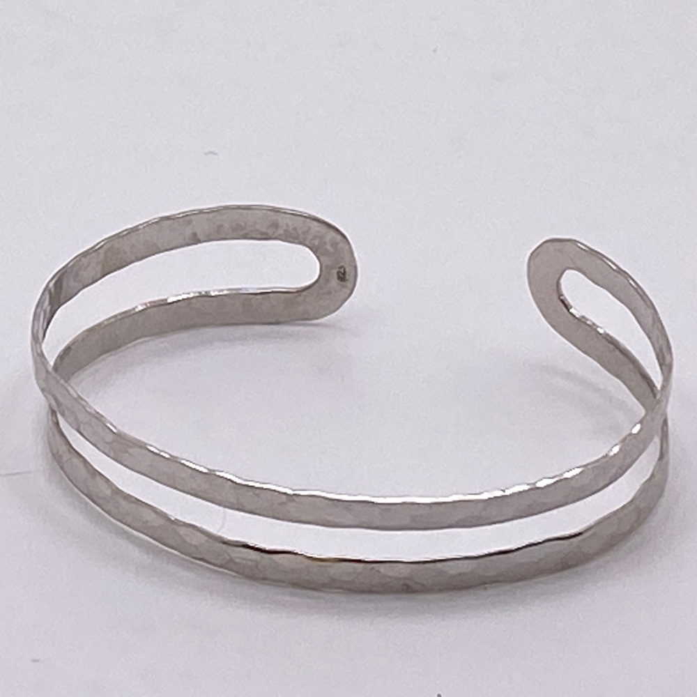 Beautiful Hammered Sterling Silver Cuff Signed M Monet Dainty xmas Classic Style